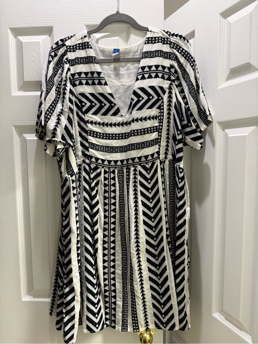 Old Navy Black & White Geometric Dress